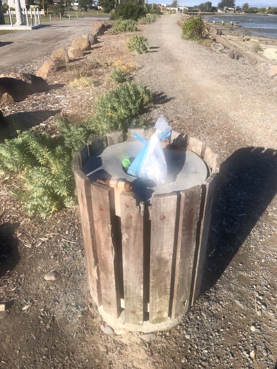 The photograph attached to this rubbish/recycling report