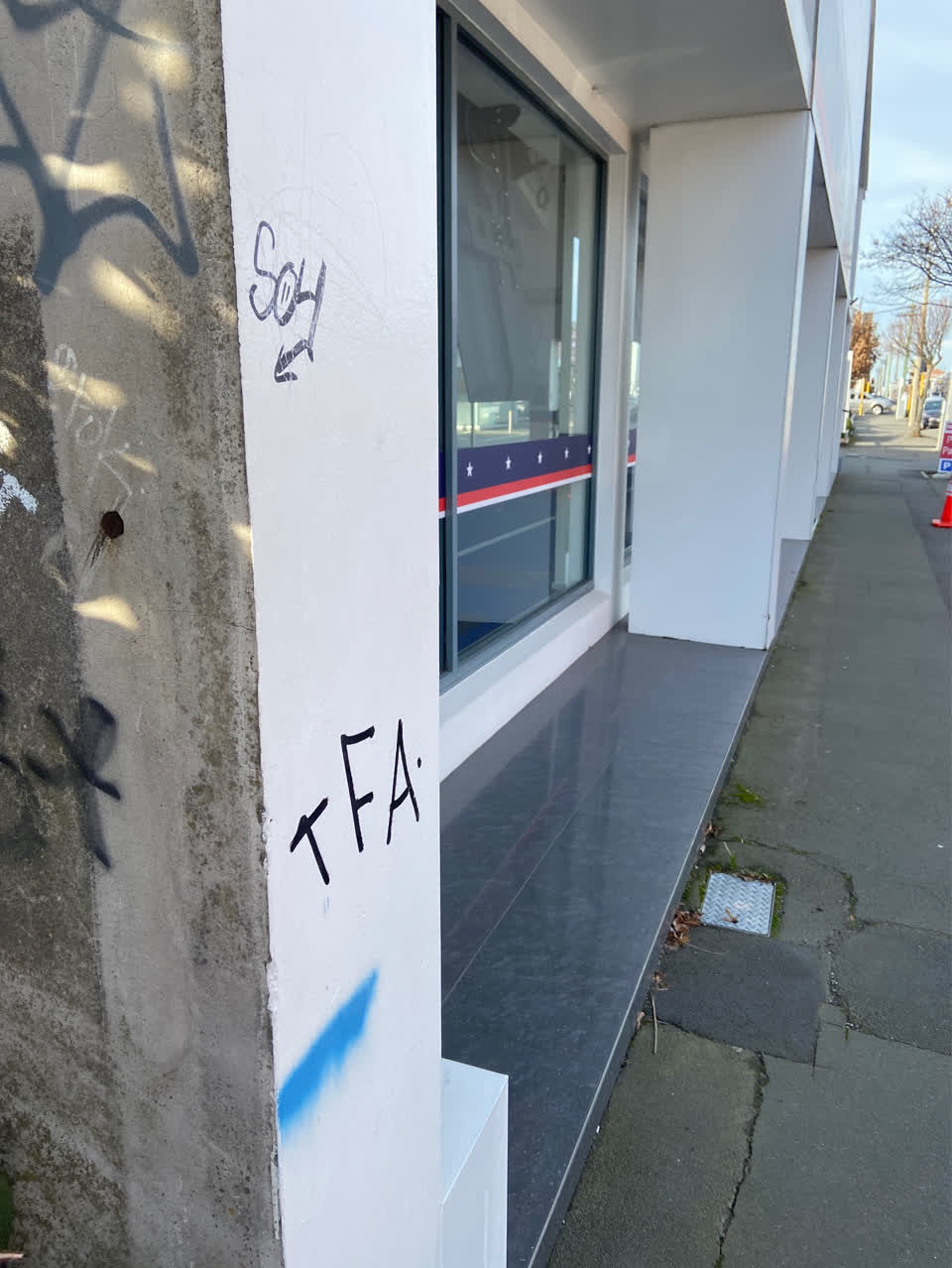 The photograph attached to this graffiti report