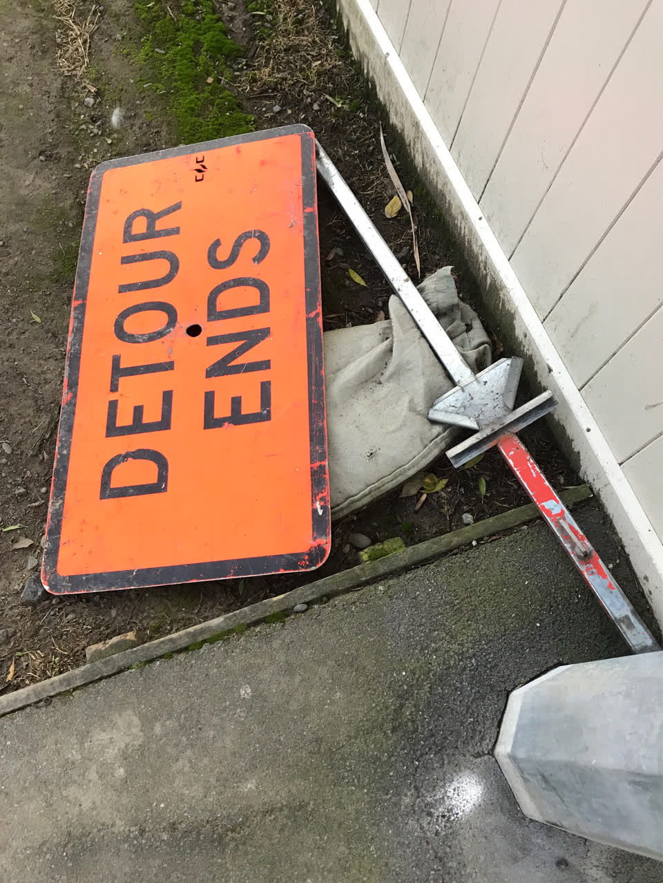 The photograph attached to this roading/streets report
