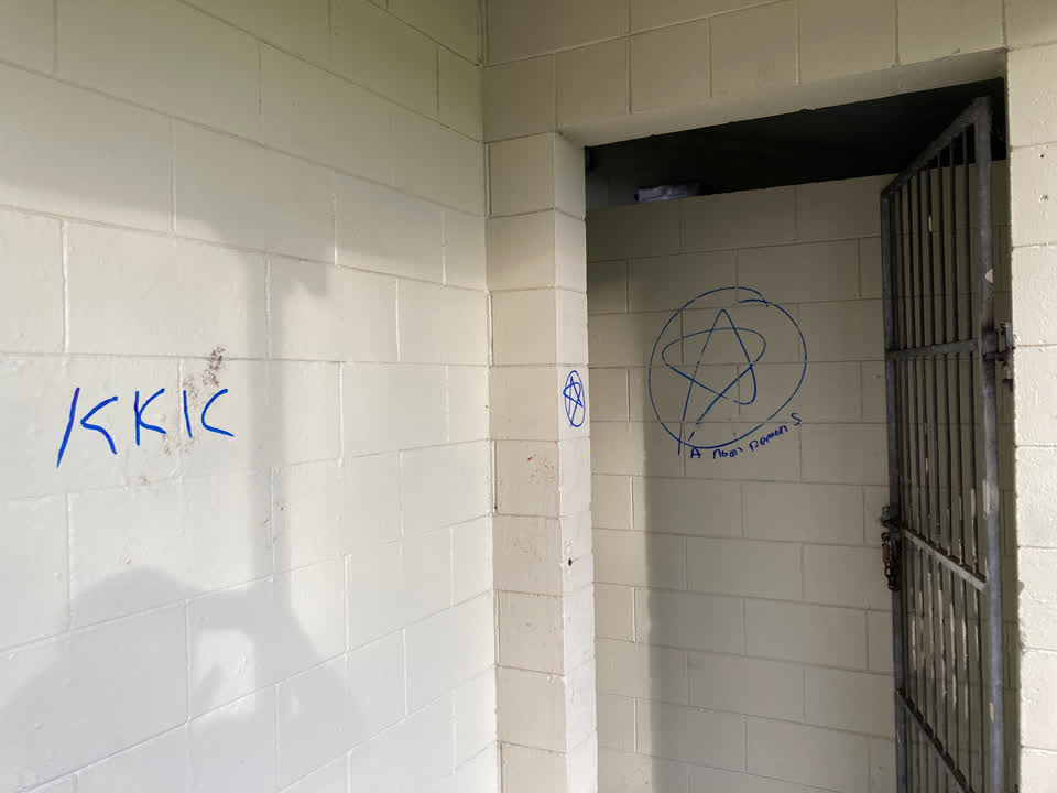 The photograph attached to this graffiti report