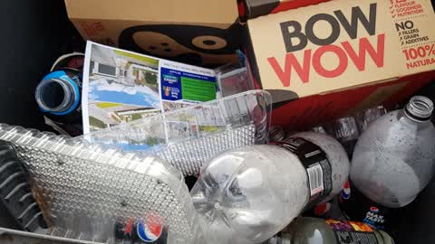 Rubbish/Recycling, a report photo