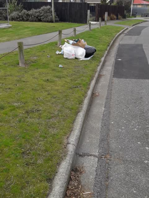 Rubbish/Recycling, a report photo