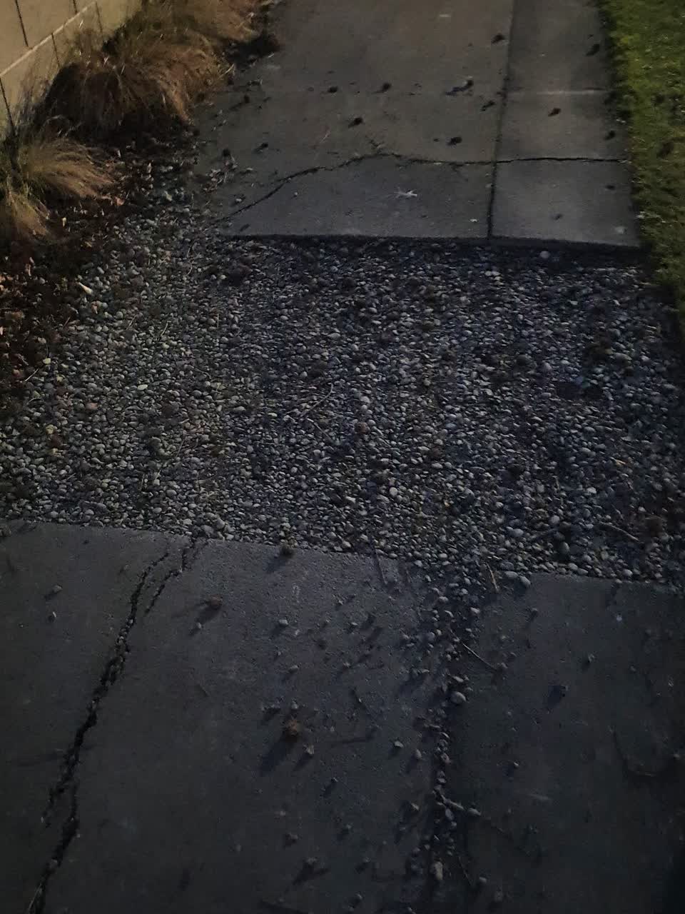The photograph attached to this roading/streets report