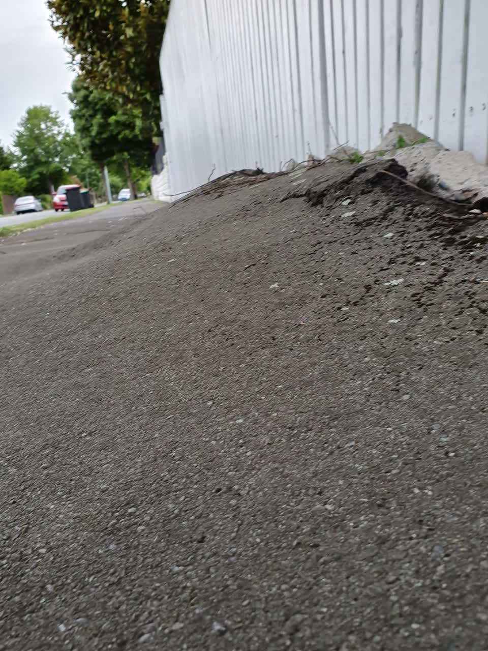 The photograph attached to this roading/streets report