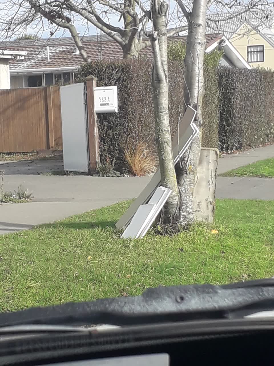 The photograph attached to this rubbish/recycling report