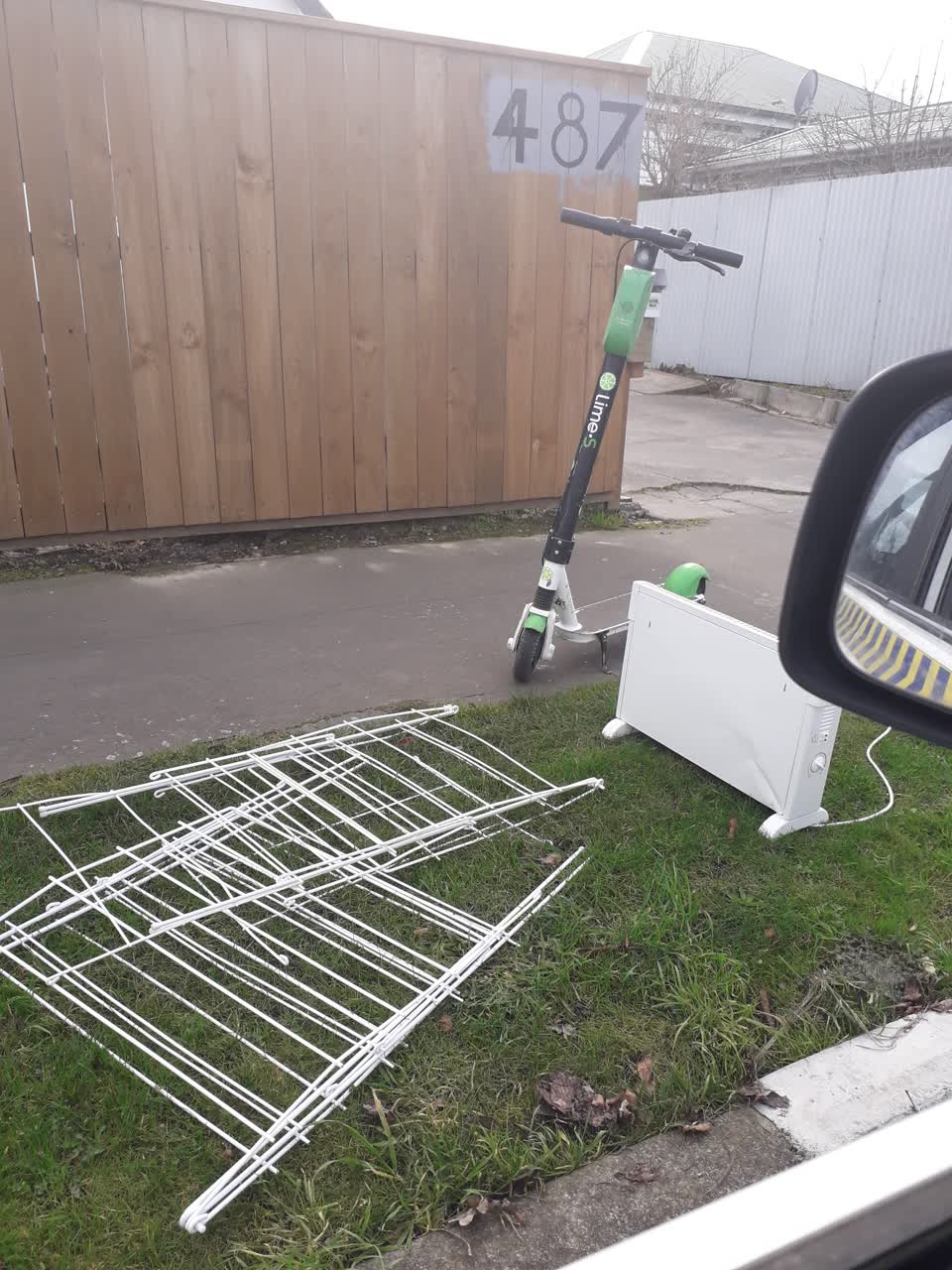 The photograph attached to this rubbish/recycling report