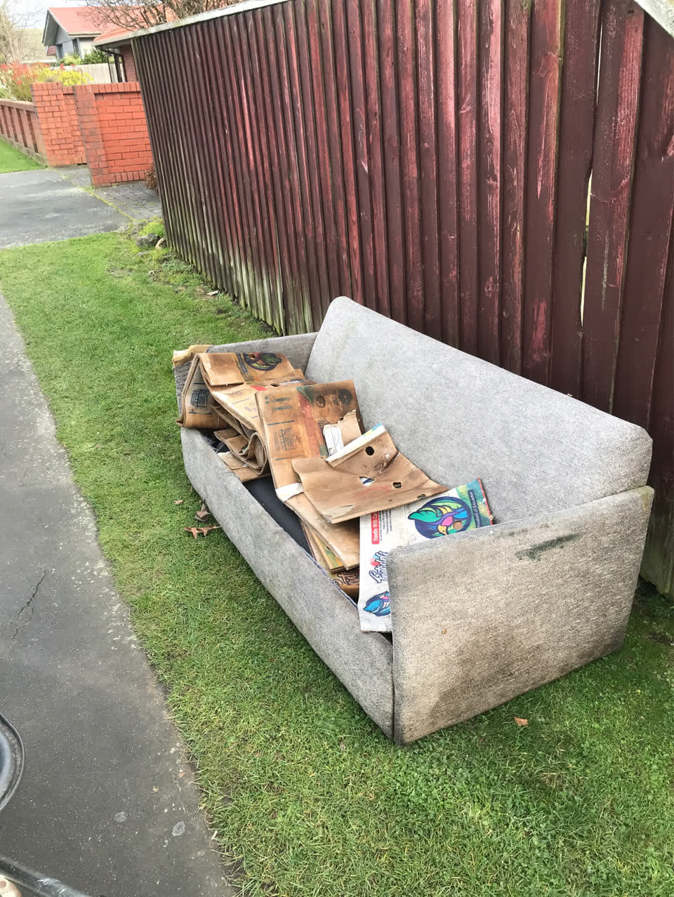 The photograph attached to this rubbish/recycling report