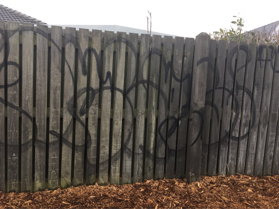 The photograph attached to this graffiti report