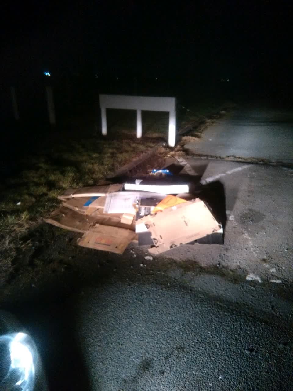 The photograph attached to this rubbish/recycling report