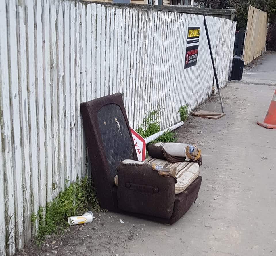 The photograph attached to this rubbish/recycling report