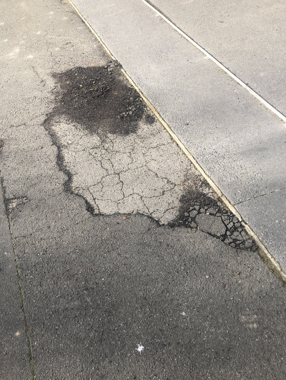 The photograph attached to this roading/streets report