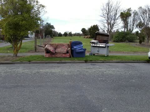 Rubbish/Recycling, a report photo