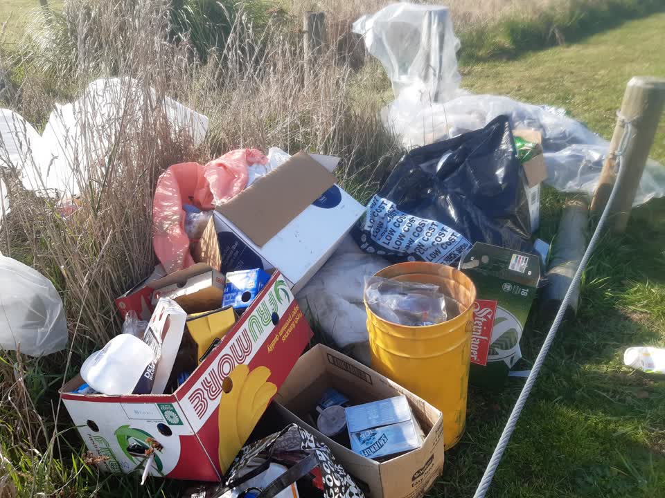 The photograph attached to this rubbish/recycling report