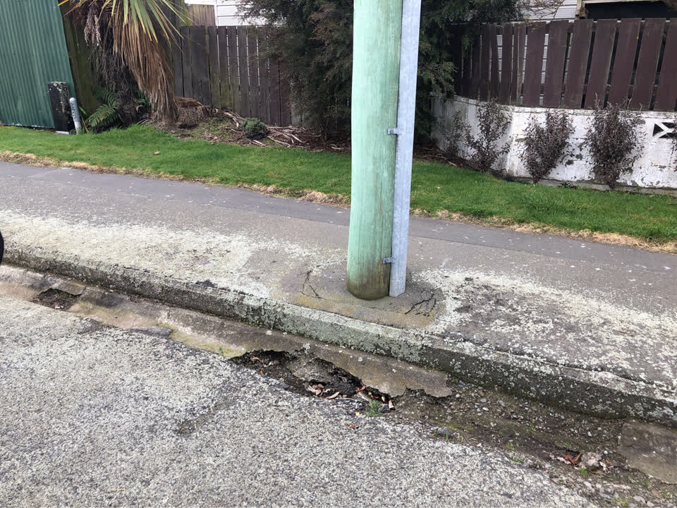 The photograph attached to this roading/streets report