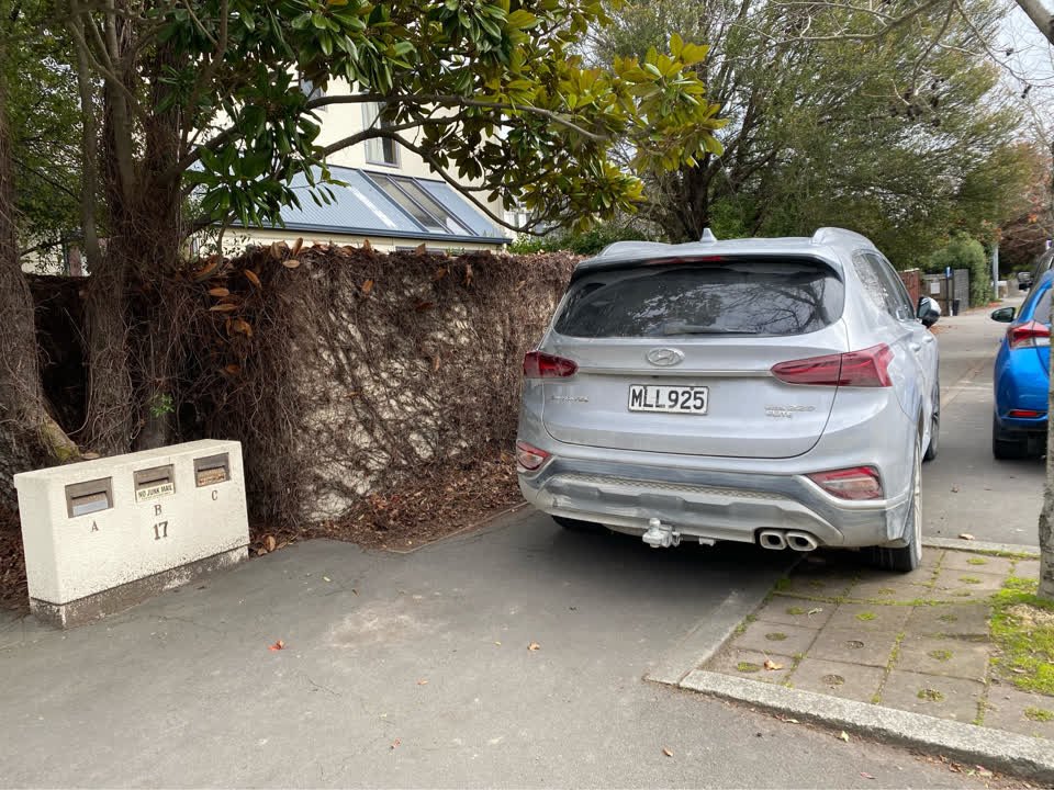 The photograph attached to this roading/streets report