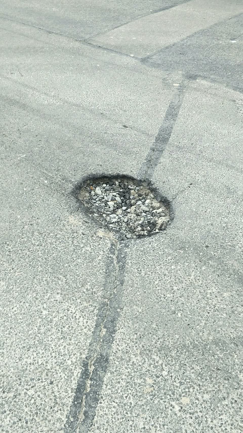 The photograph attached to this roading/streets report