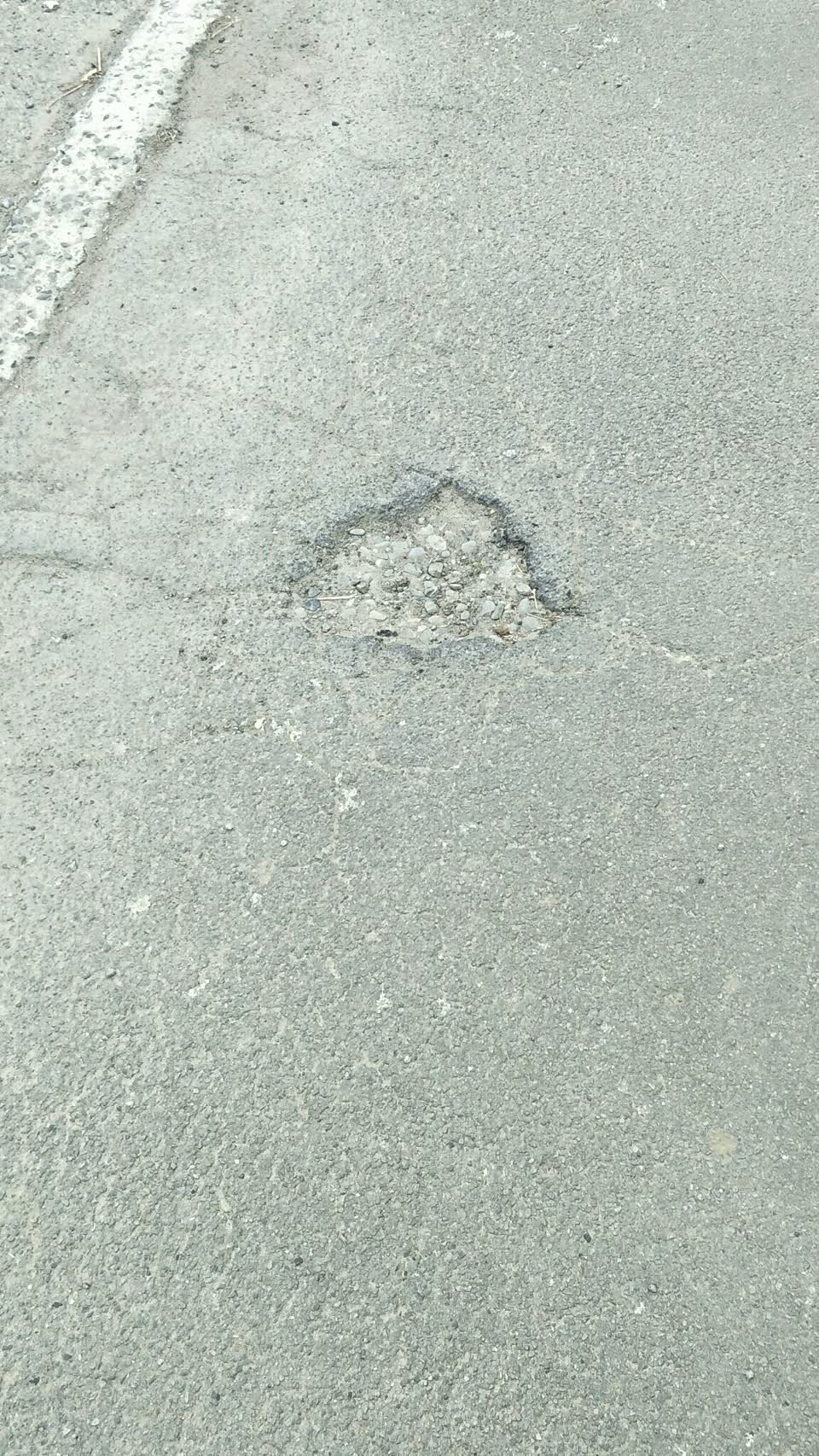 The photograph attached to this roading/streets report
