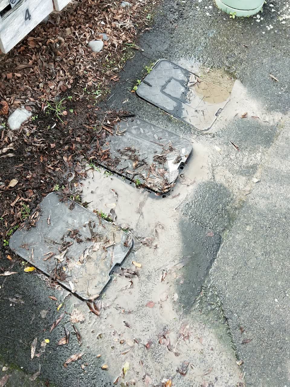 The photograph attached to this water supply report