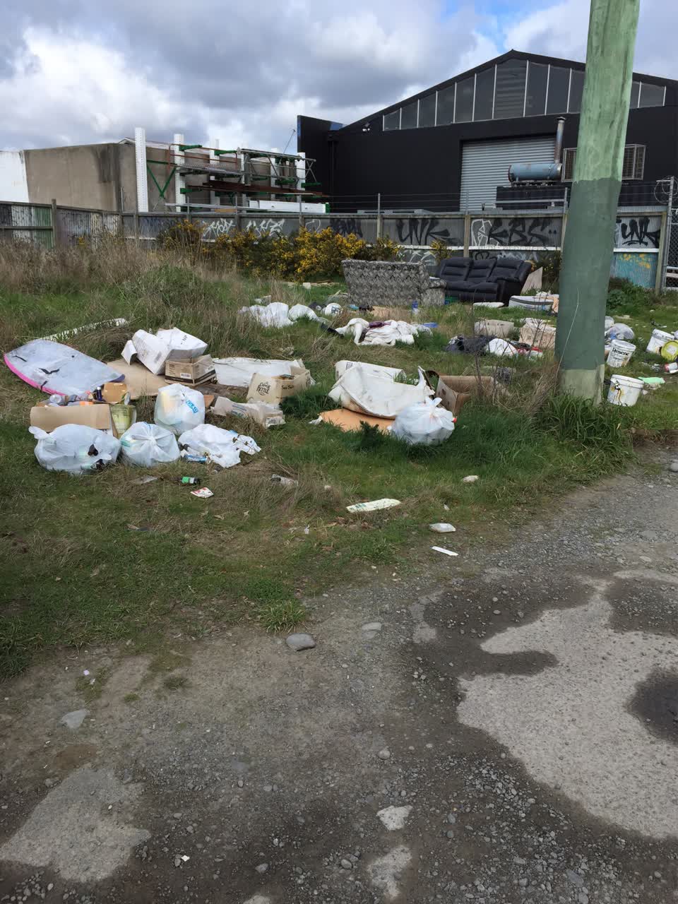 The photograph attached to this rubbish/recycling report