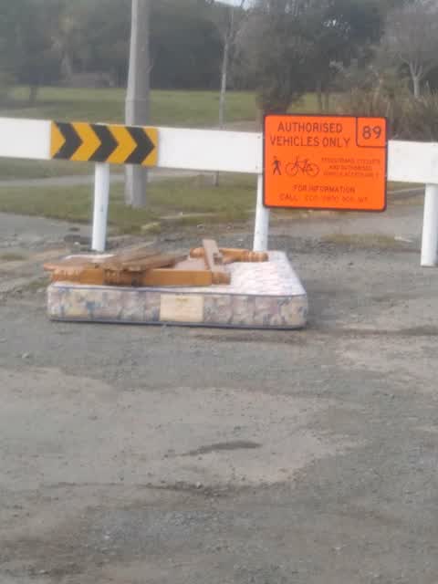 Rubbish/Recycling, a report photo