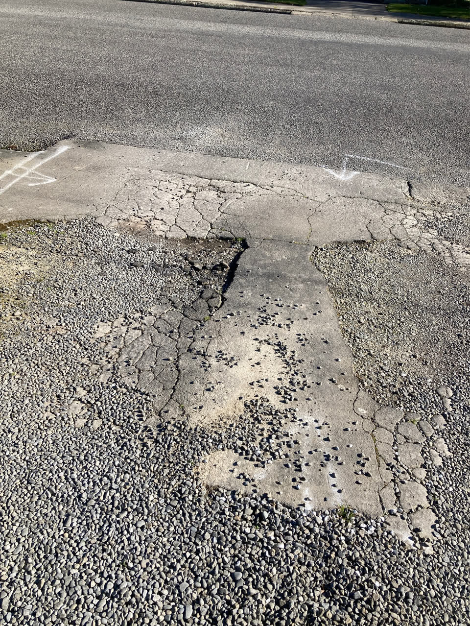 The photograph attached to this roading/streets report