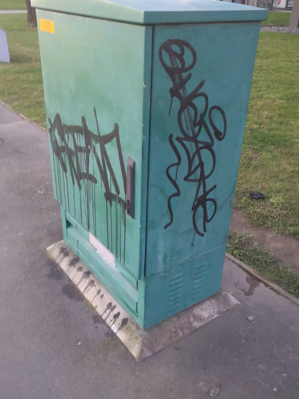 The photograph attached to this graffiti report