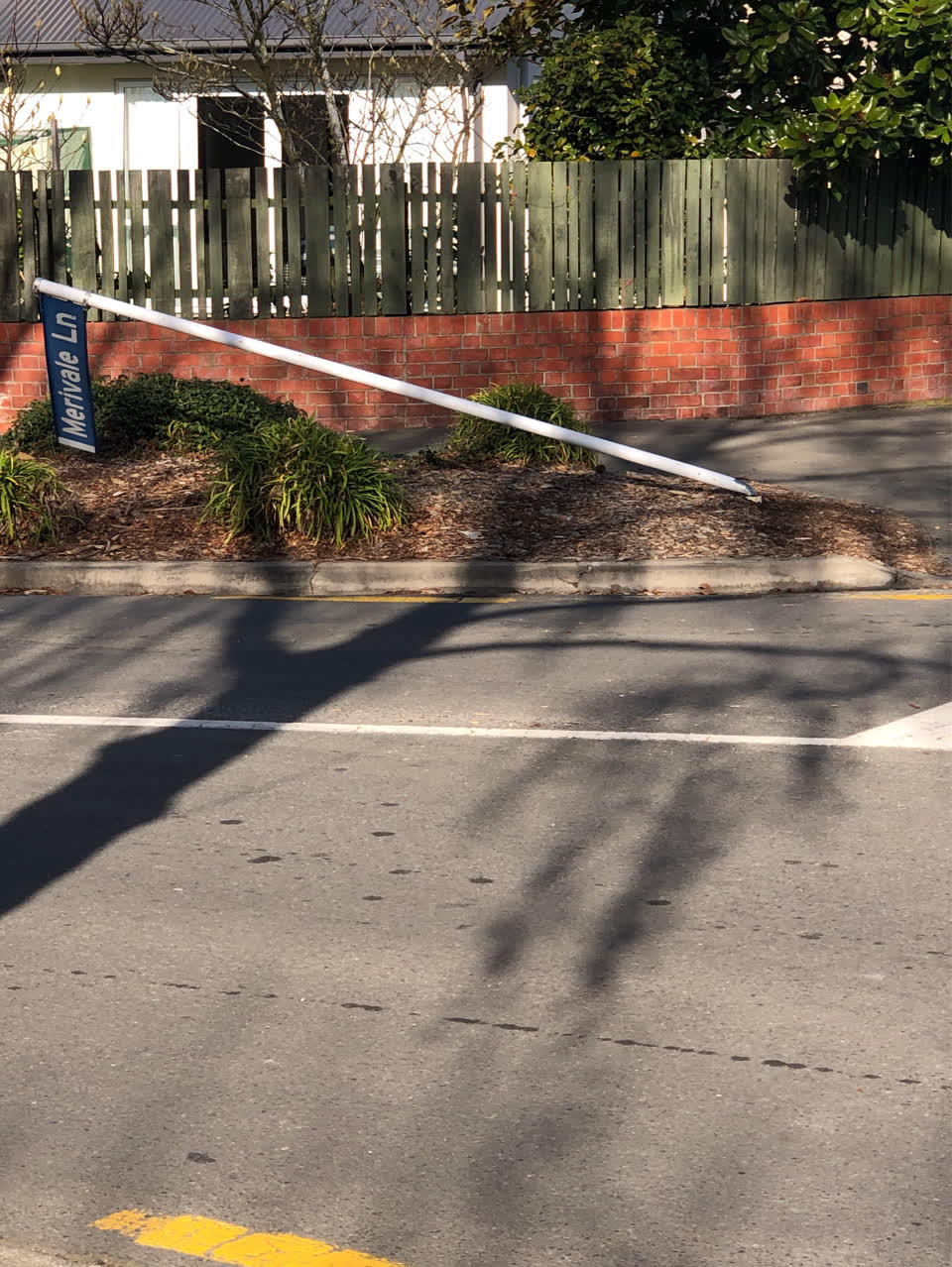 The photograph attached to this roading/streets report