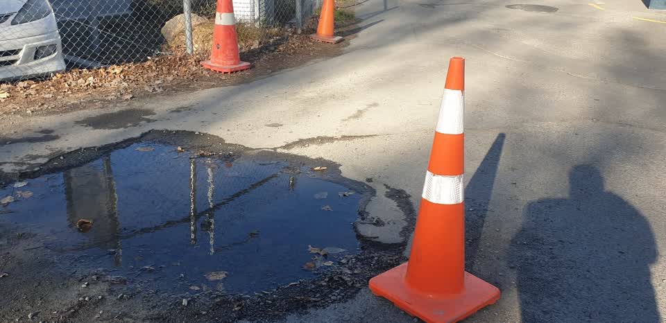 The photograph attached to this roading/streets report