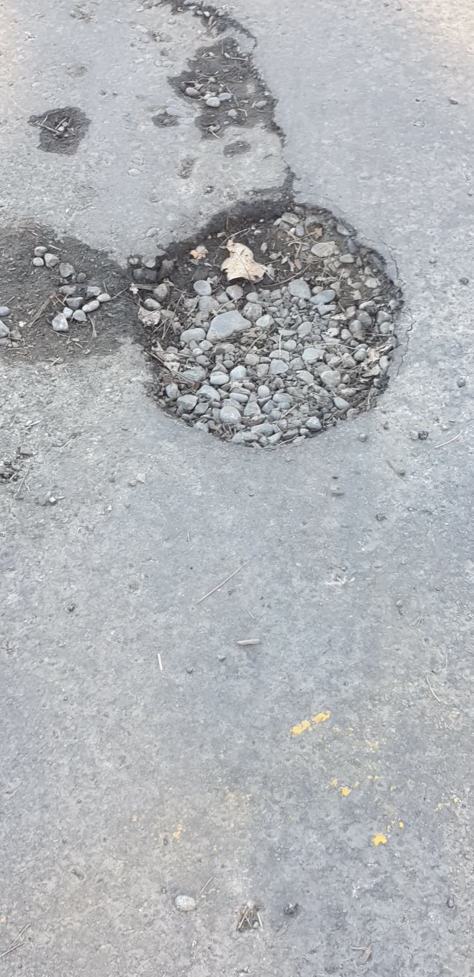 The photograph attached to this roading/streets report