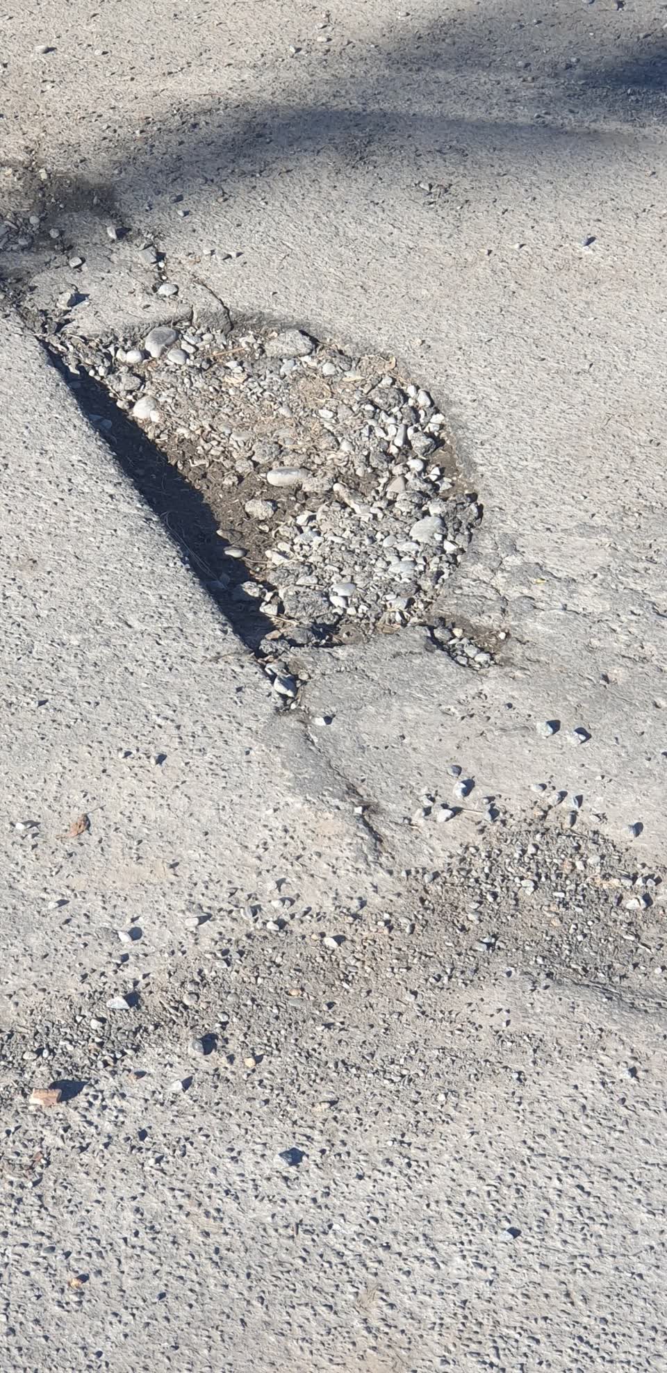 The photograph attached to this roading/streets report