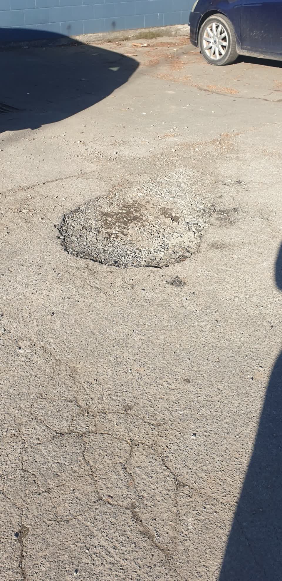 The photograph attached to this roading/streets report