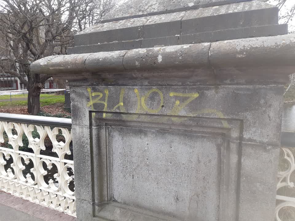 The photograph attached to this graffiti report