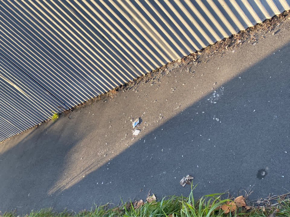 The photograph attached to this rubbish/recycling report