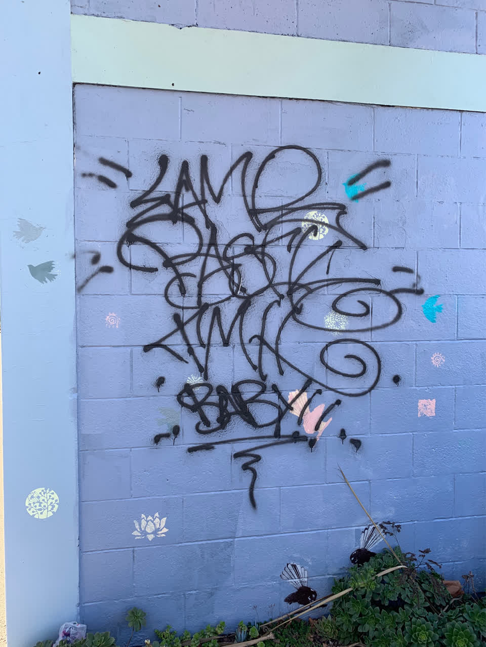 The photograph attached to this graffiti report