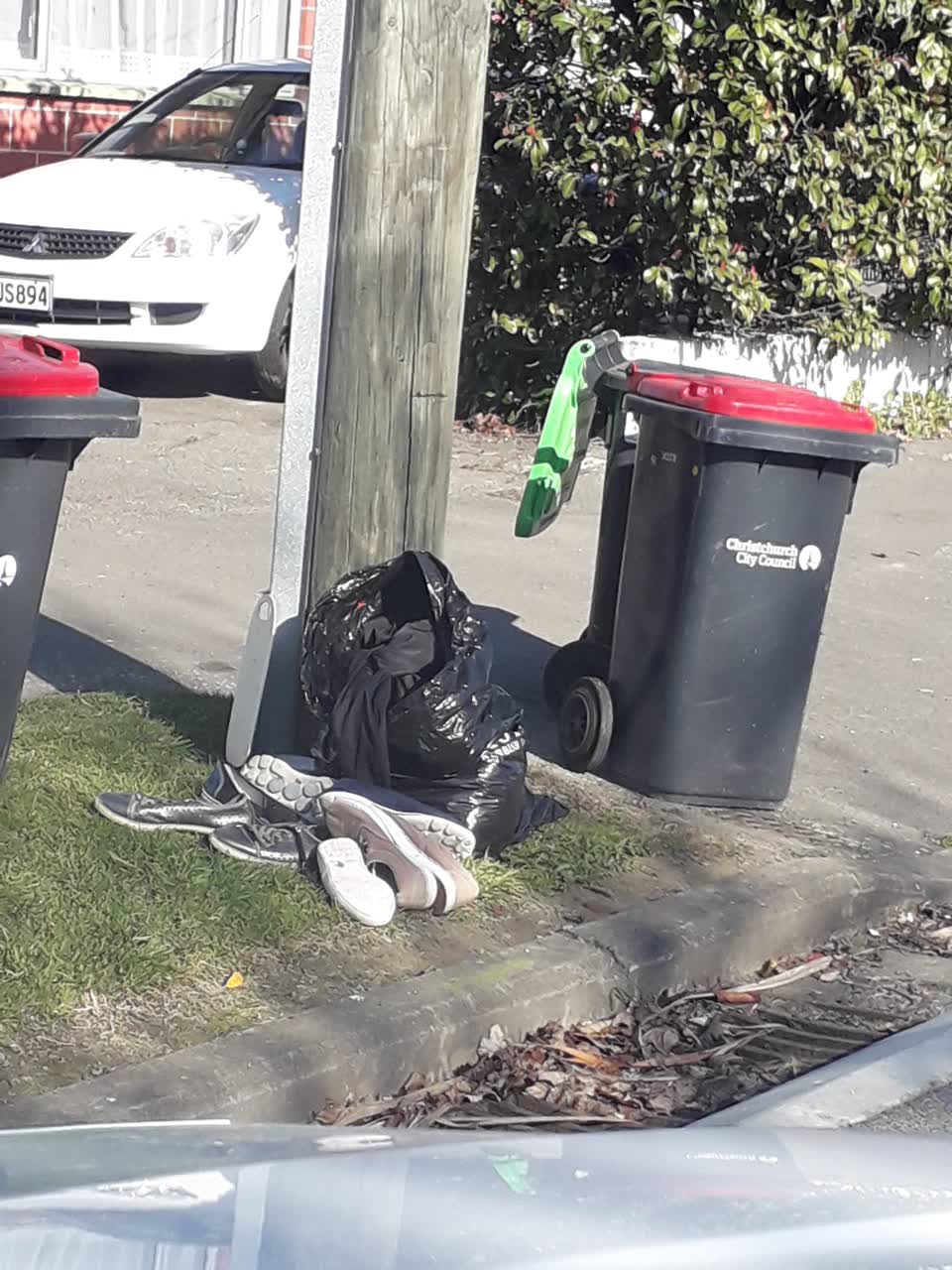 The photograph attached to this rubbish/recycling report