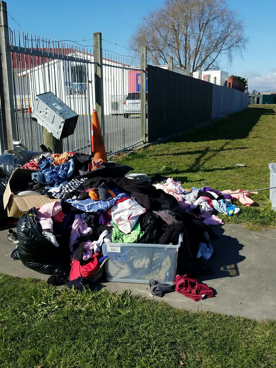 The photograph attached to this rubbish/recycling report