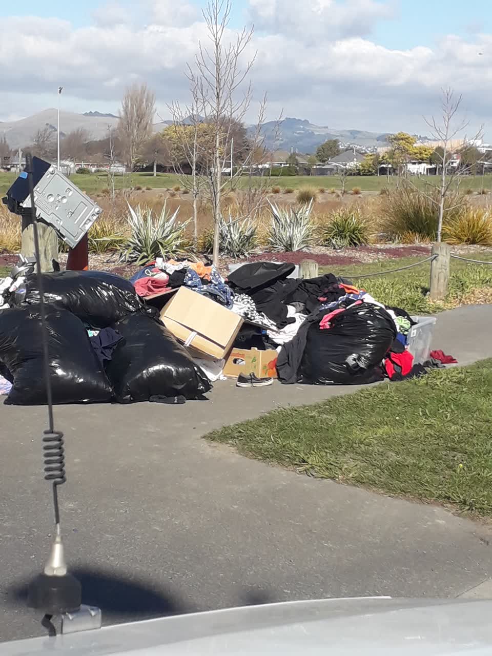 The photograph attached to this rubbish/recycling report