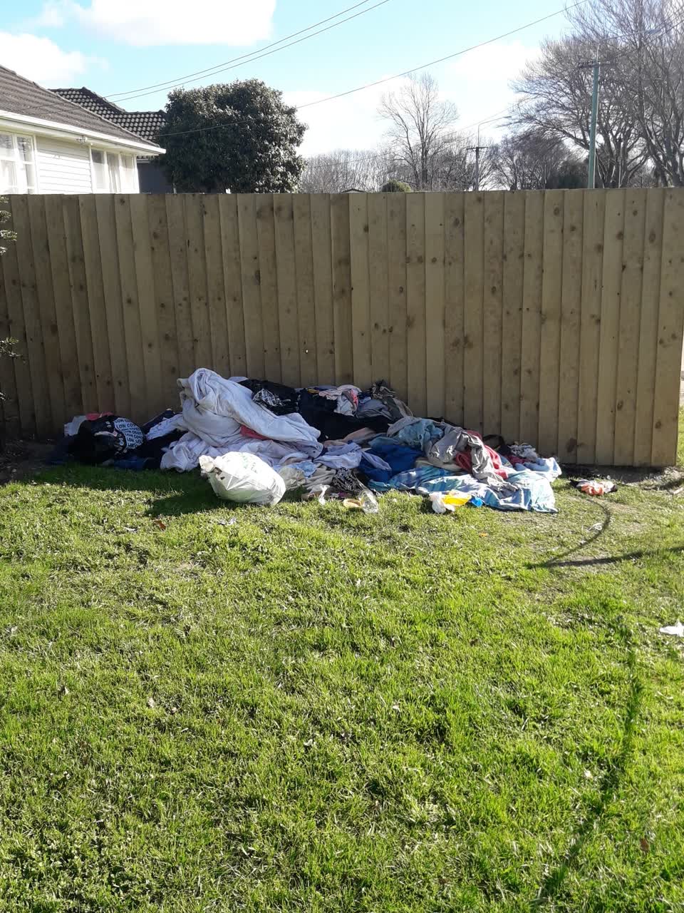 The photograph attached to this rubbish/recycling report
