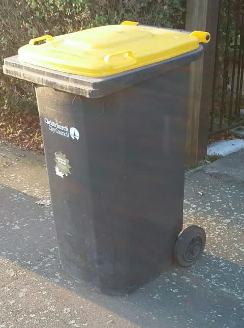Rubbish/Recycling, a report photo