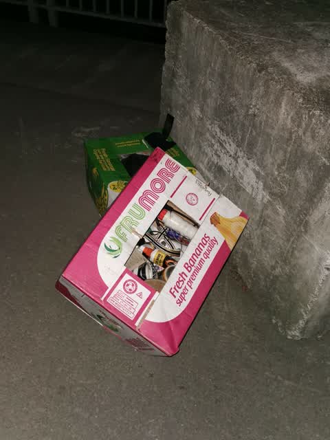Rubbish/Recycling, a report photo
