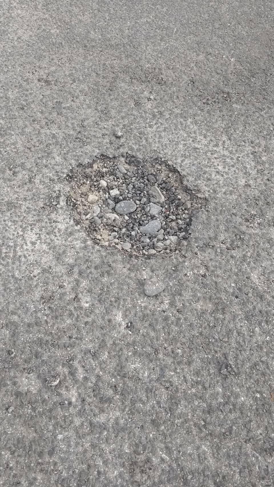 The photograph attached to this roading/streets report