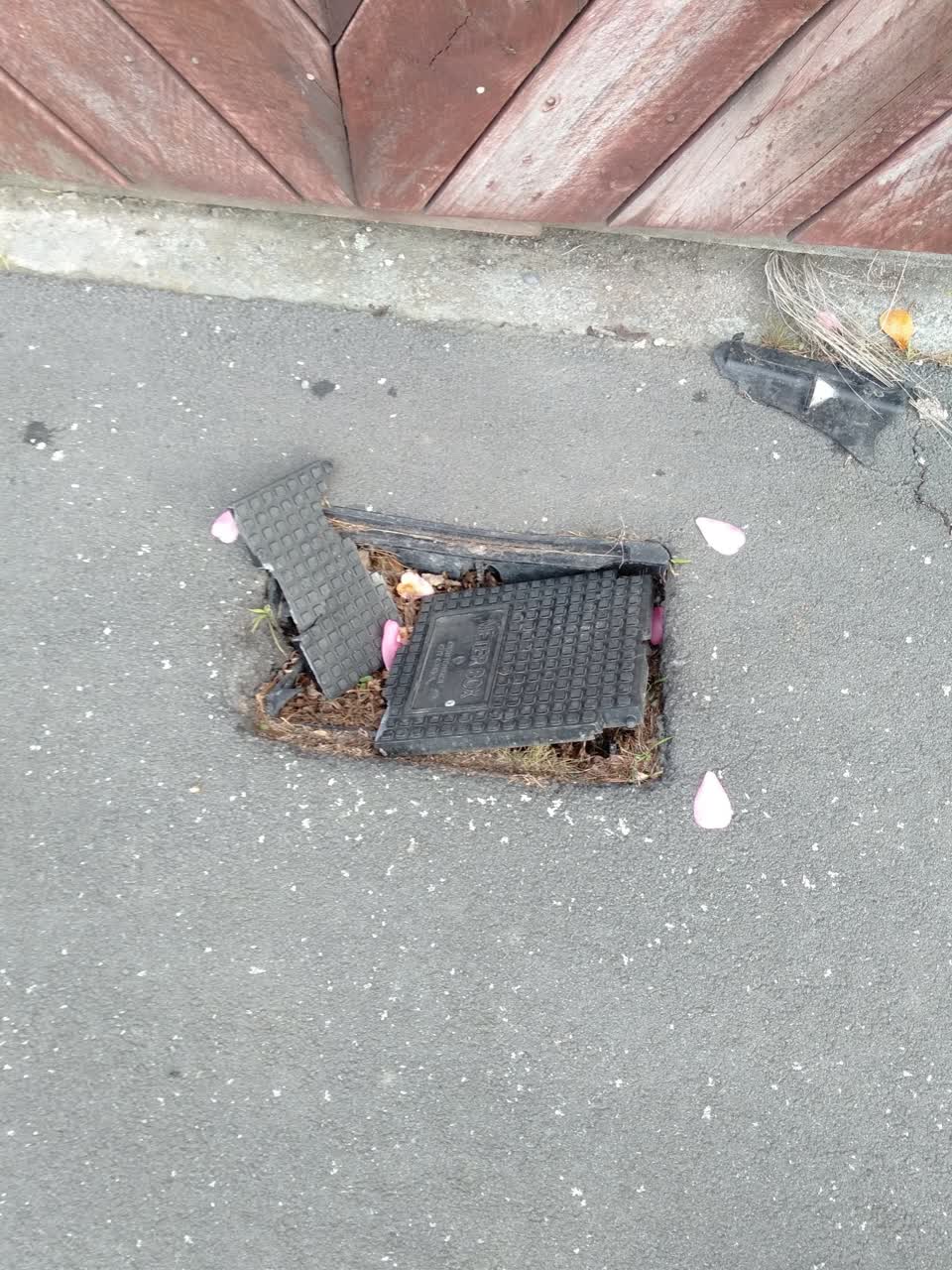 The photograph attached to this water supply report
