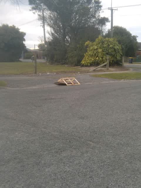Rubbish/Recycling, a report photo