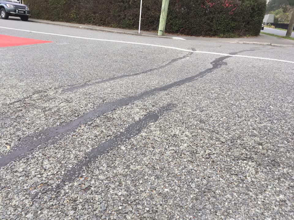 The photograph attached to this roading/streets report