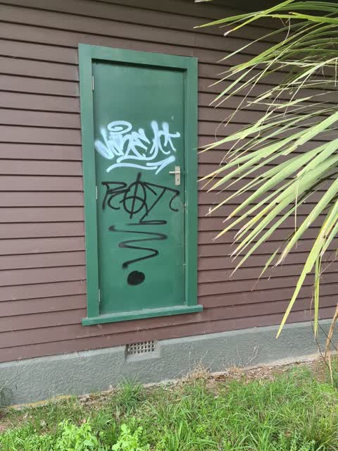 Graffiti, a report photo