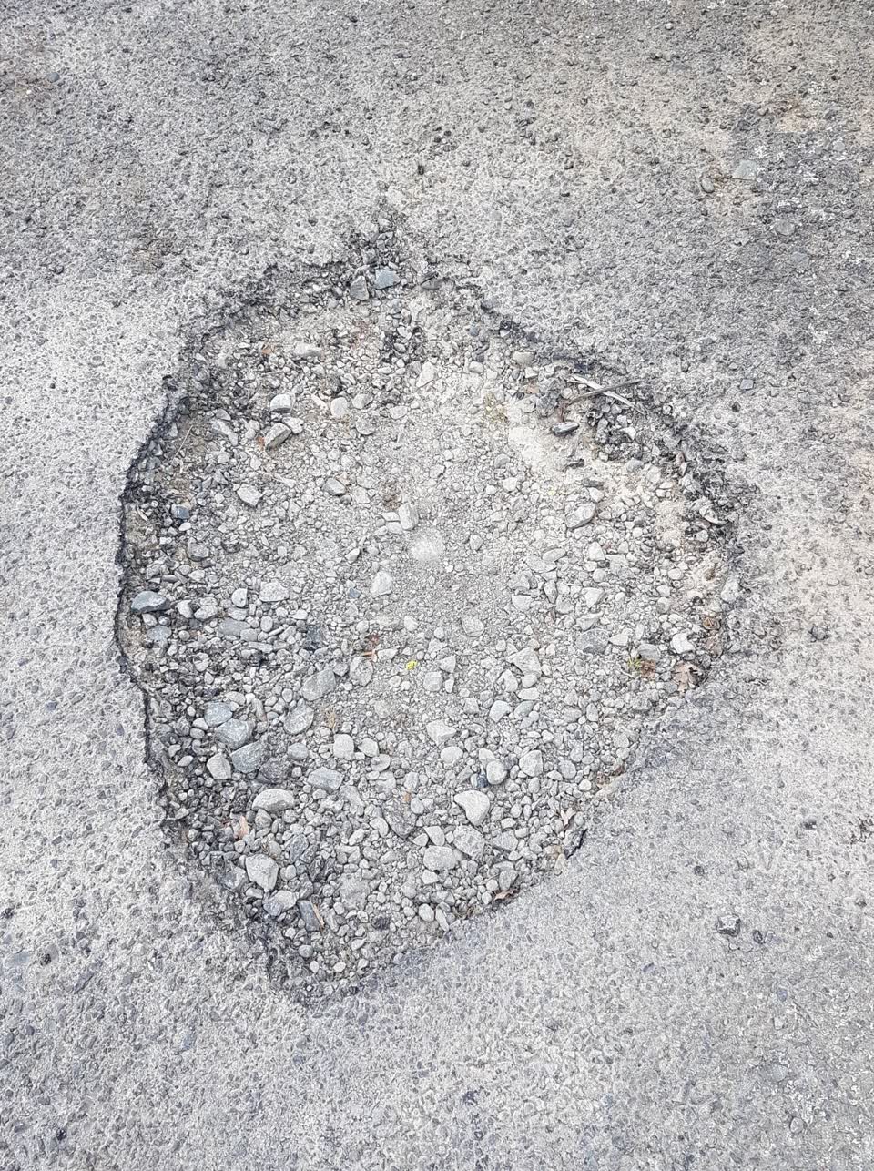 The photograph attached to this roading/streets report