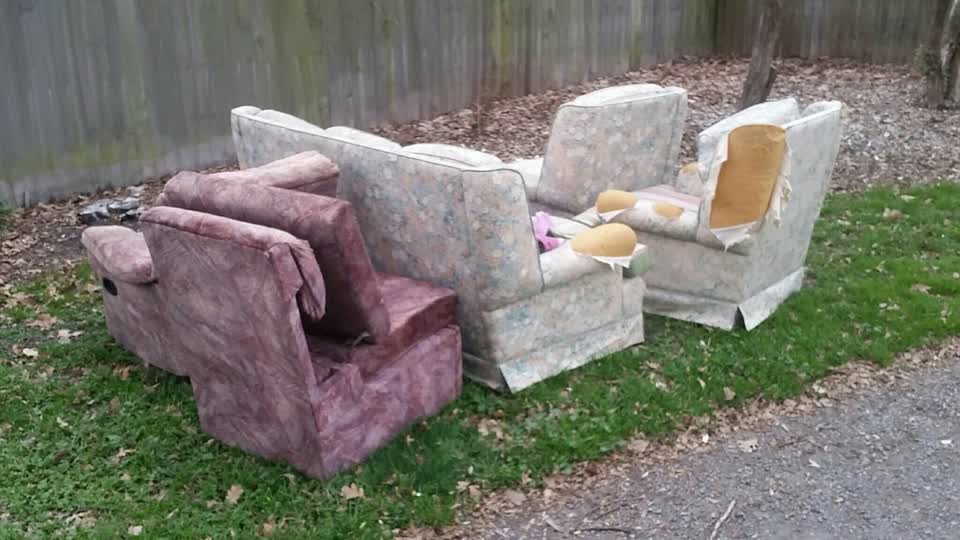 The photograph attached to this rubbish/recycling report