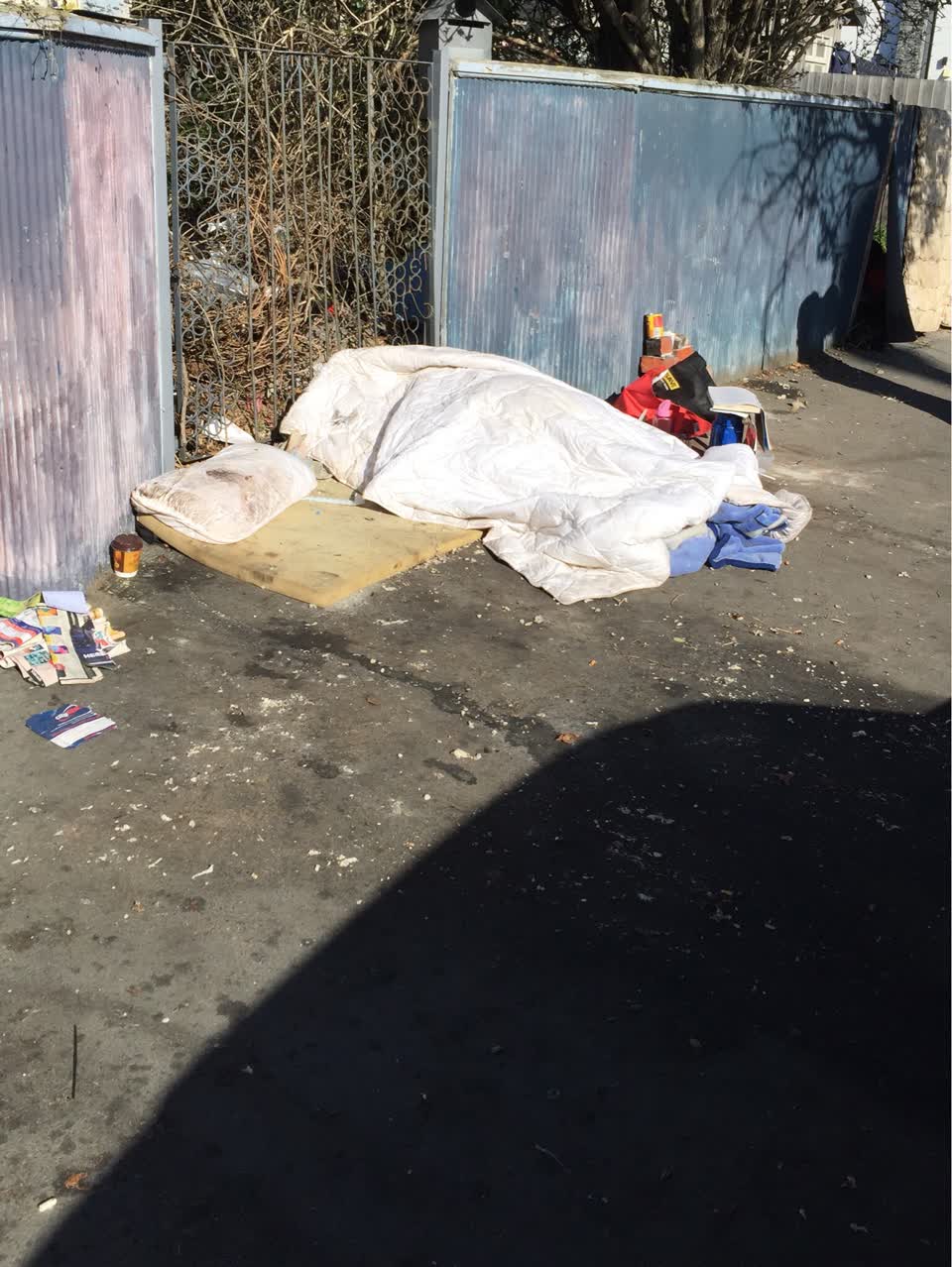 The photograph attached to this rubbish/recycling report