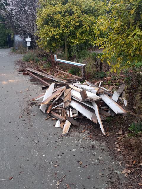 Rubbish/Recycling, a report photo