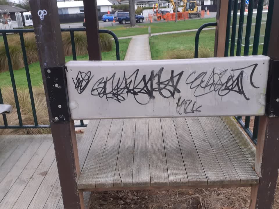 The photograph attached to this graffiti report